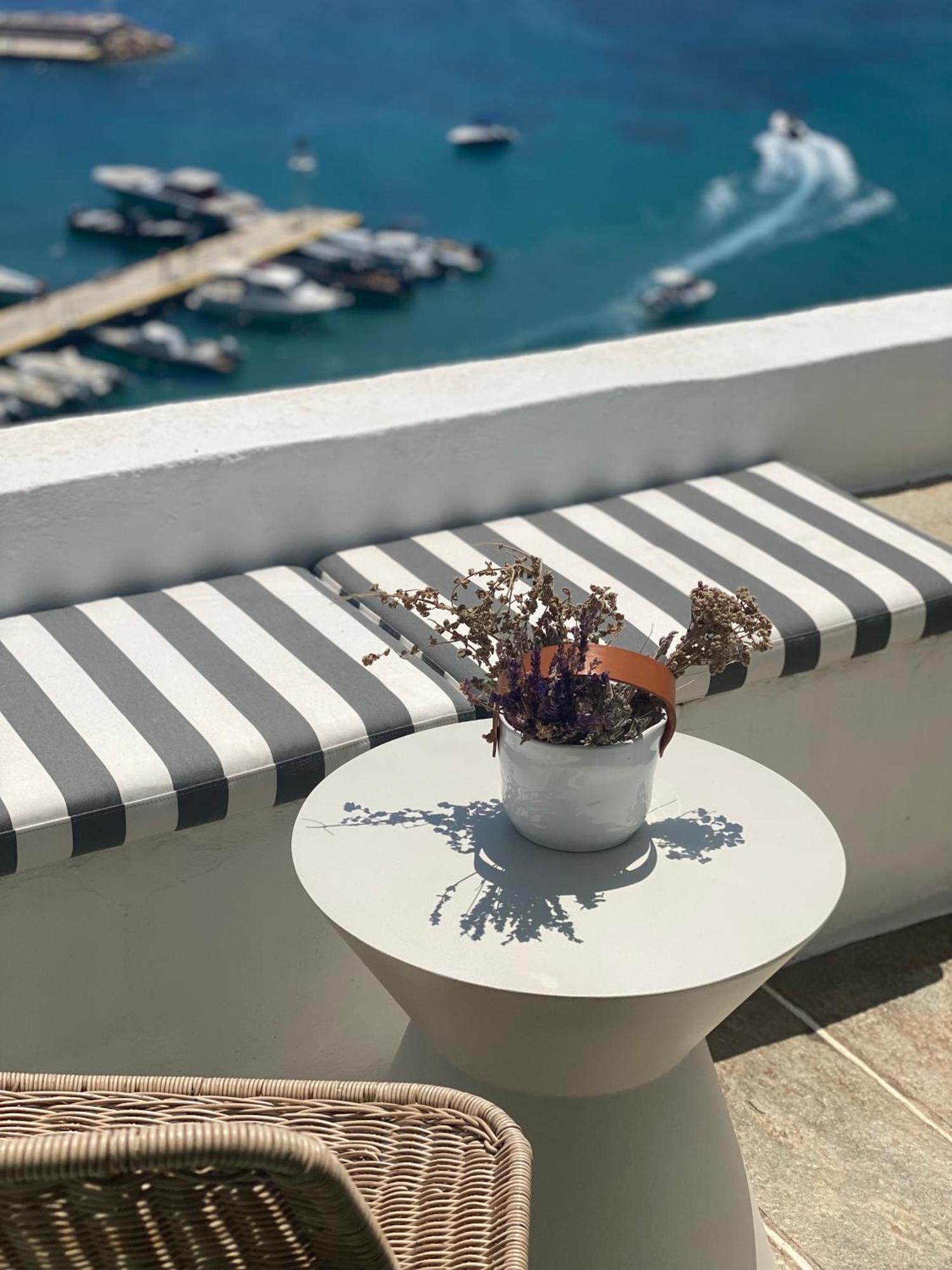 Niriedes Hotel Platis Gialos  Buitenkant foto