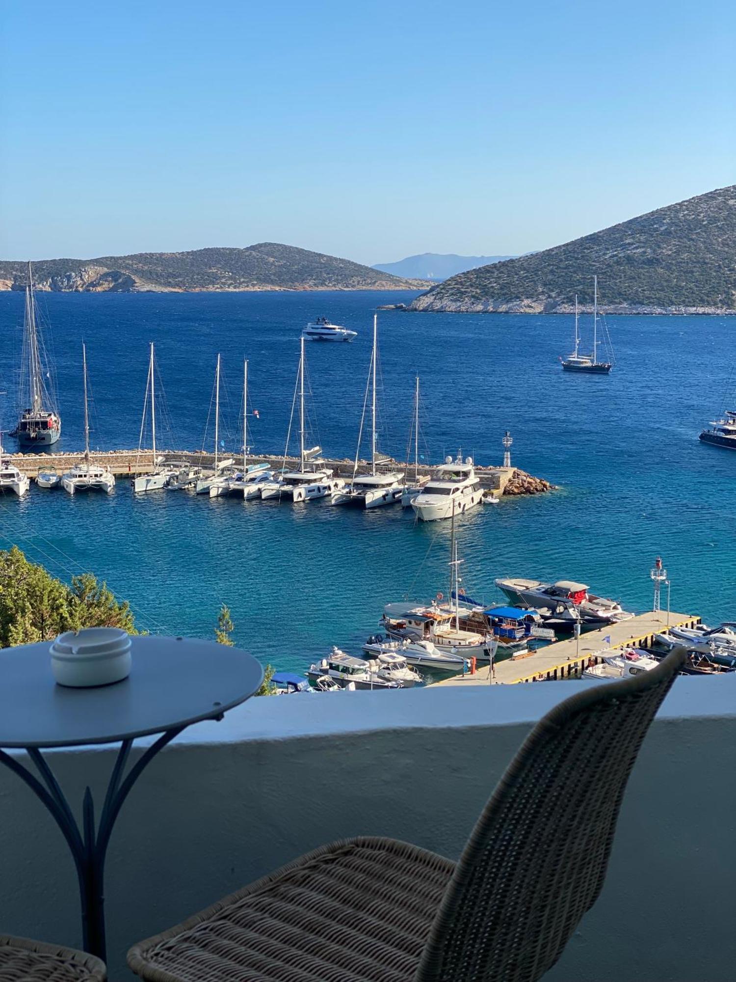 Niriedes Hotel Platis Gialos  Buitenkant foto